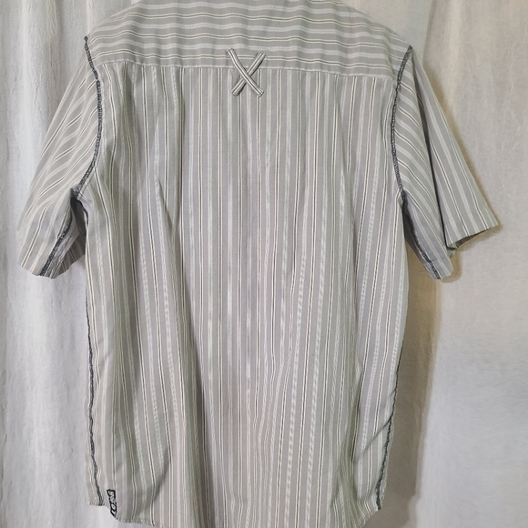 Vintage Lost Enterprises Mens Button-up Shirt with dagger/heart - Picture 3 of 4